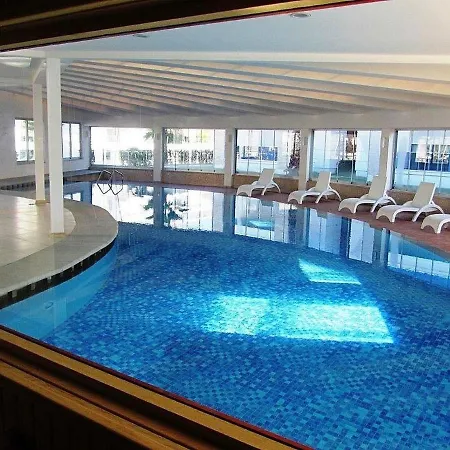Tropical Gardens Is A 2 Bed 1st Floor Private *