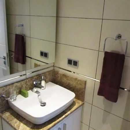 Tropical Gardens Is A 2 Bed 1st Floor Private Appartement *